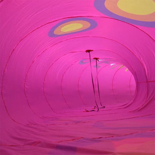 Sun Leisure Inflatable Arch - Continuous-air model - product in use (2)